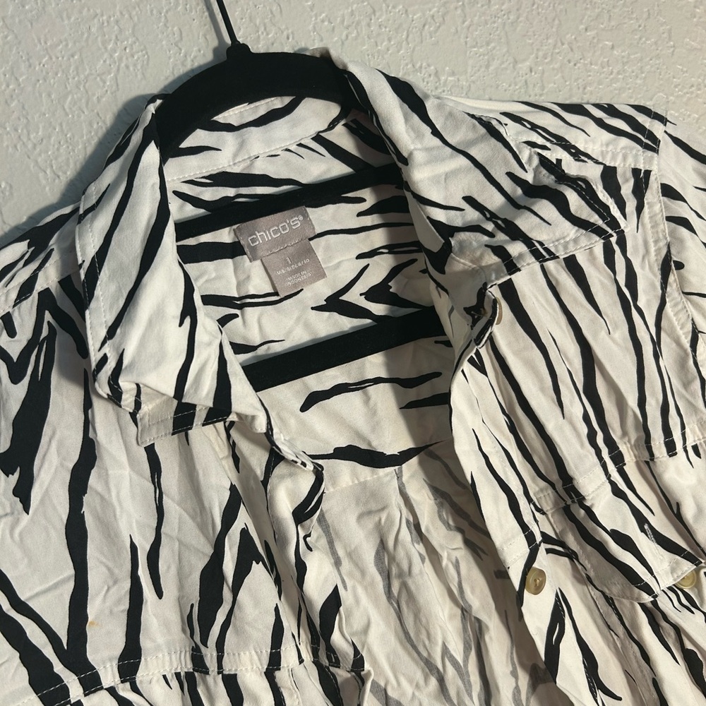 Chico Zebra Print Button-Up Blouse 👚 - Picture 3 of 3